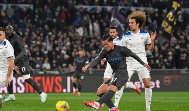 包含那不勒斯取得关键胜利,逼近争夺冠军的词条 包含那不勒斯取得关键胜利,逼近争夺冠军的词条