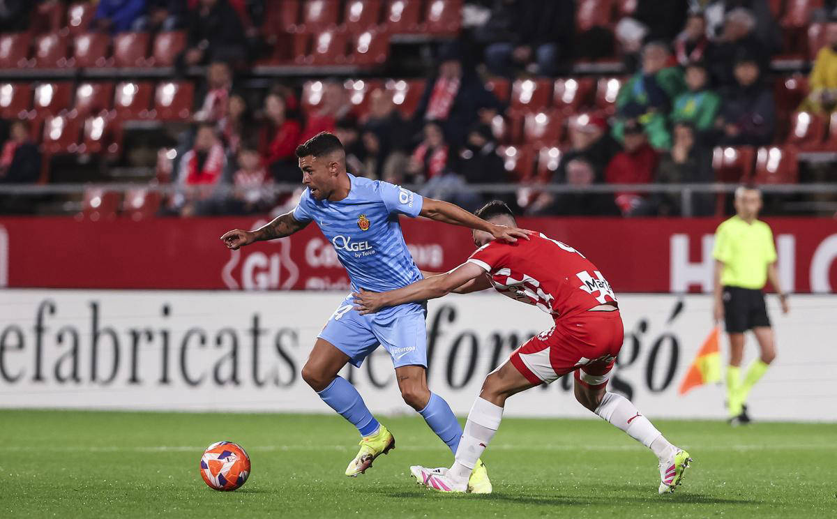 伯恩茅斯逆袭,赢得关键三分的简单介绍 伯恩茅斯逆袭,赢得关键三分的简单介绍