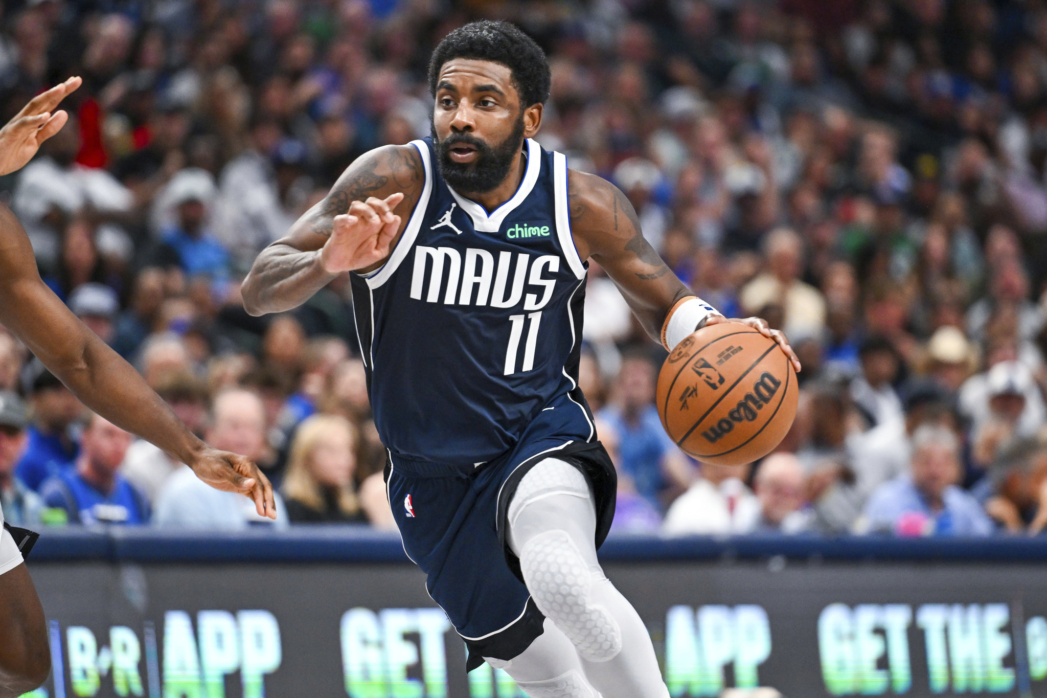 关于独行侠客场战胜马刺,全队合力取得惊人胜利的信息 关于独行侠客场战胜马刺,全队合力取得惊人胜利的信息