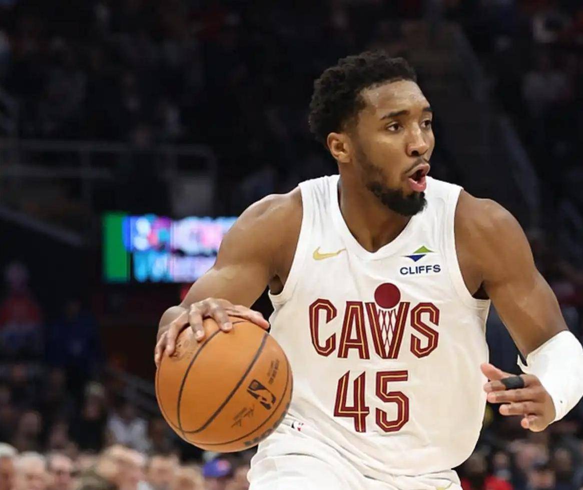 关于爵士击败快船,米切尔全场砍下分的信息 关于爵士击败快船,米切尔全场砍下分的信息