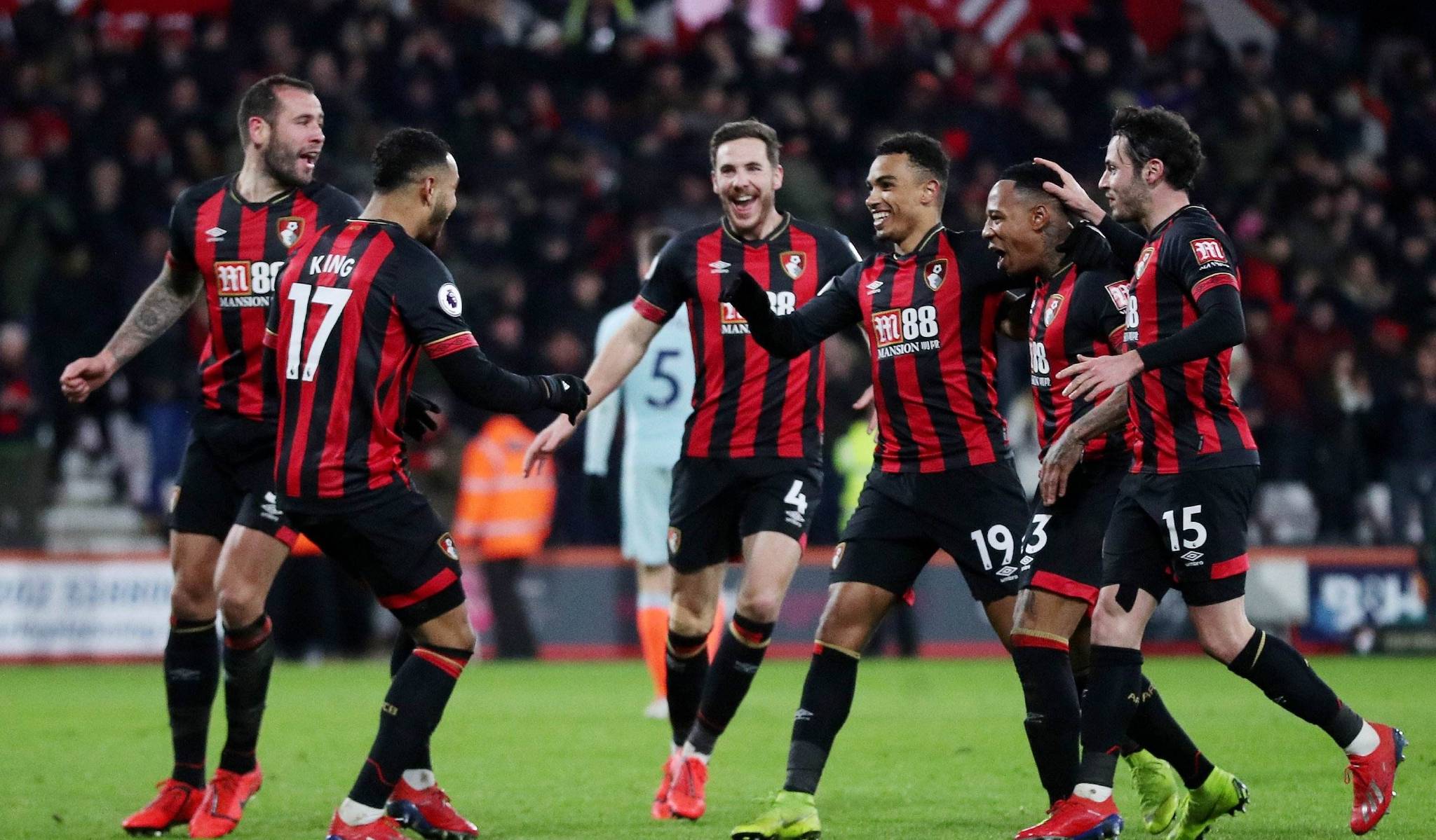 包含布莱顿客场战平伯恩茅斯,球队表现平平的词条 包含布莱顿客场战平伯恩茅斯,球队表现平平的词条