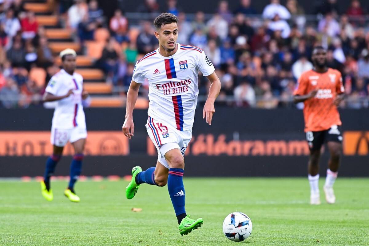 里昂客场挑战兰斯,双方的对决备受期待 里昂客场挑战兰斯,双方的对决备受期待