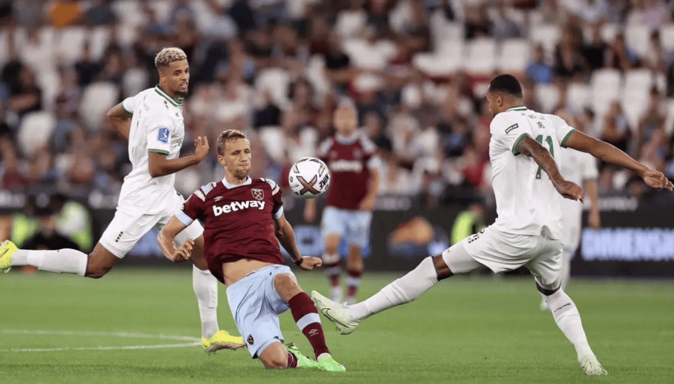 拜仁慕尼黑在欧冠比赛中奏响胜利的乐章 拜仁慕尼黑在欧冠比赛中奏响胜利的乐章