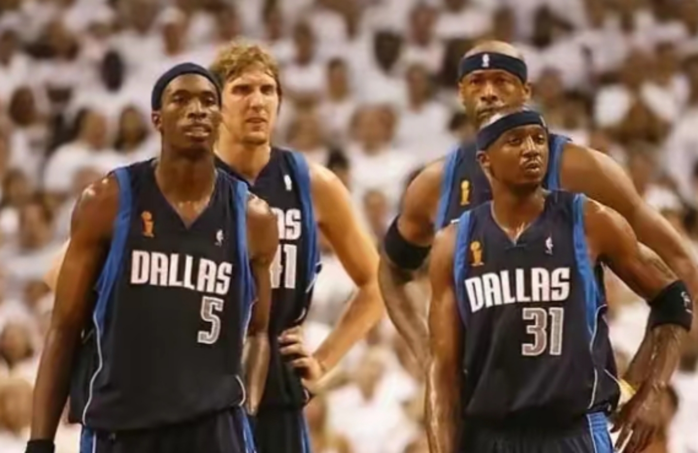 小牛老将全面发威,帮助球队逆转比赛的简单介绍 小牛老将全面发威,帮助球队逆转比赛的简单介绍