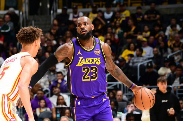 尼克斯队继续在战绩榜上领先 尼克斯队继续在战绩榜上领先