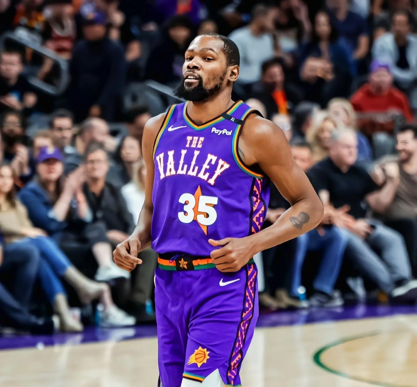 爵士队成功战胜国王队,夺得胜利 爵士队成功战胜国王队,夺得胜利