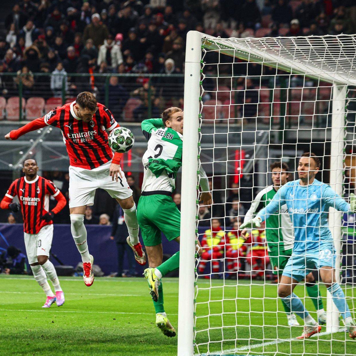 关于AC米兰门将关键扑救,帮助球队守住胜利的信息 关于AC米兰门将关键扑救,帮助球队守住胜利的信息