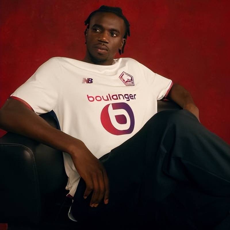 里尔客场逼平马赛,球队表现稳定 里尔客场逼平马赛,球队表现稳定