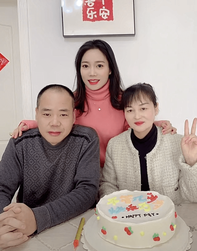 北控男篮外援斯隆表现不佳,各界质疑洪明甫 北控男篮外援斯隆表现不佳,各界质疑洪明甫