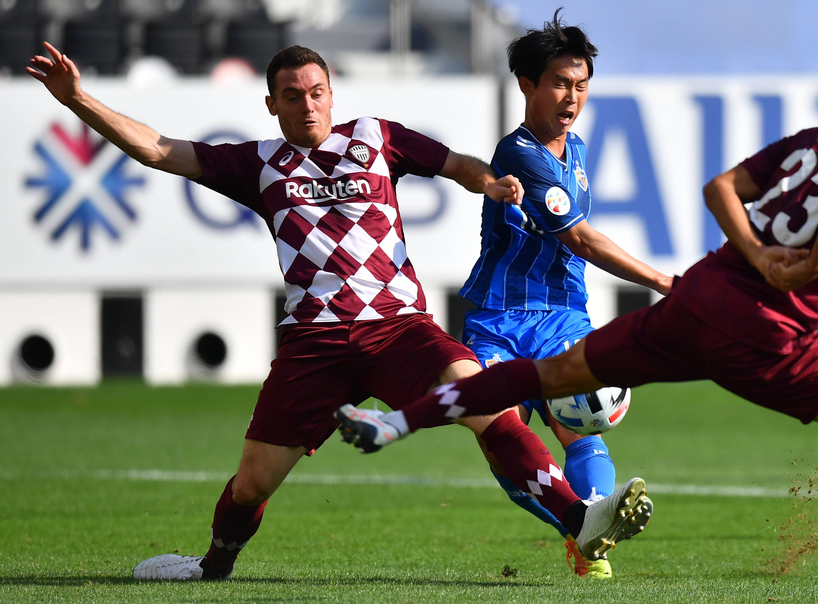 日本球队主场取胜,晋级前途光明 日本球队主场取胜,晋级前途光明