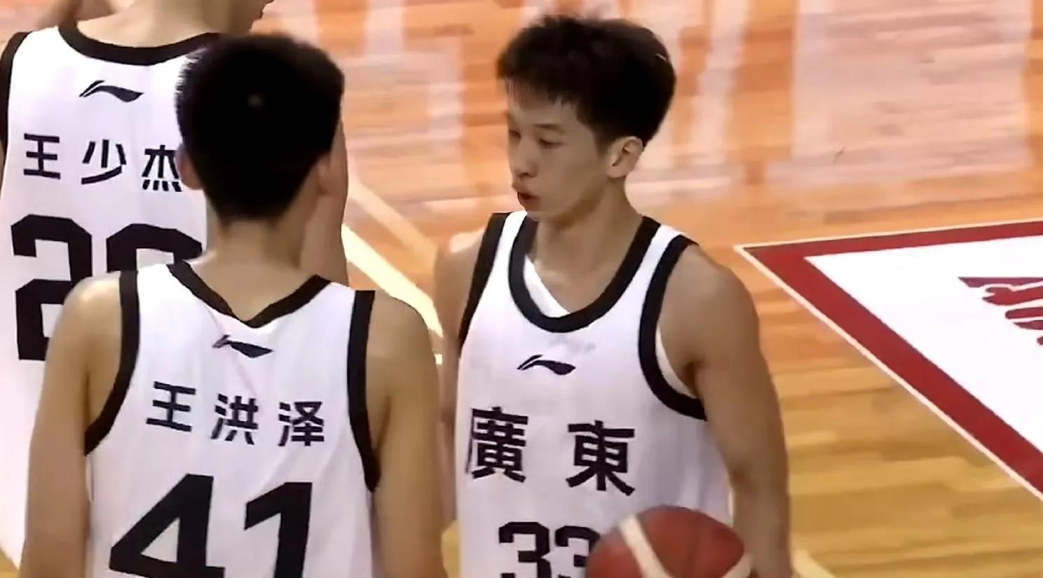 全国篮球锦标赛黑山男队突破夺冠 全国篮球锦标赛黑山男队突破夺冠