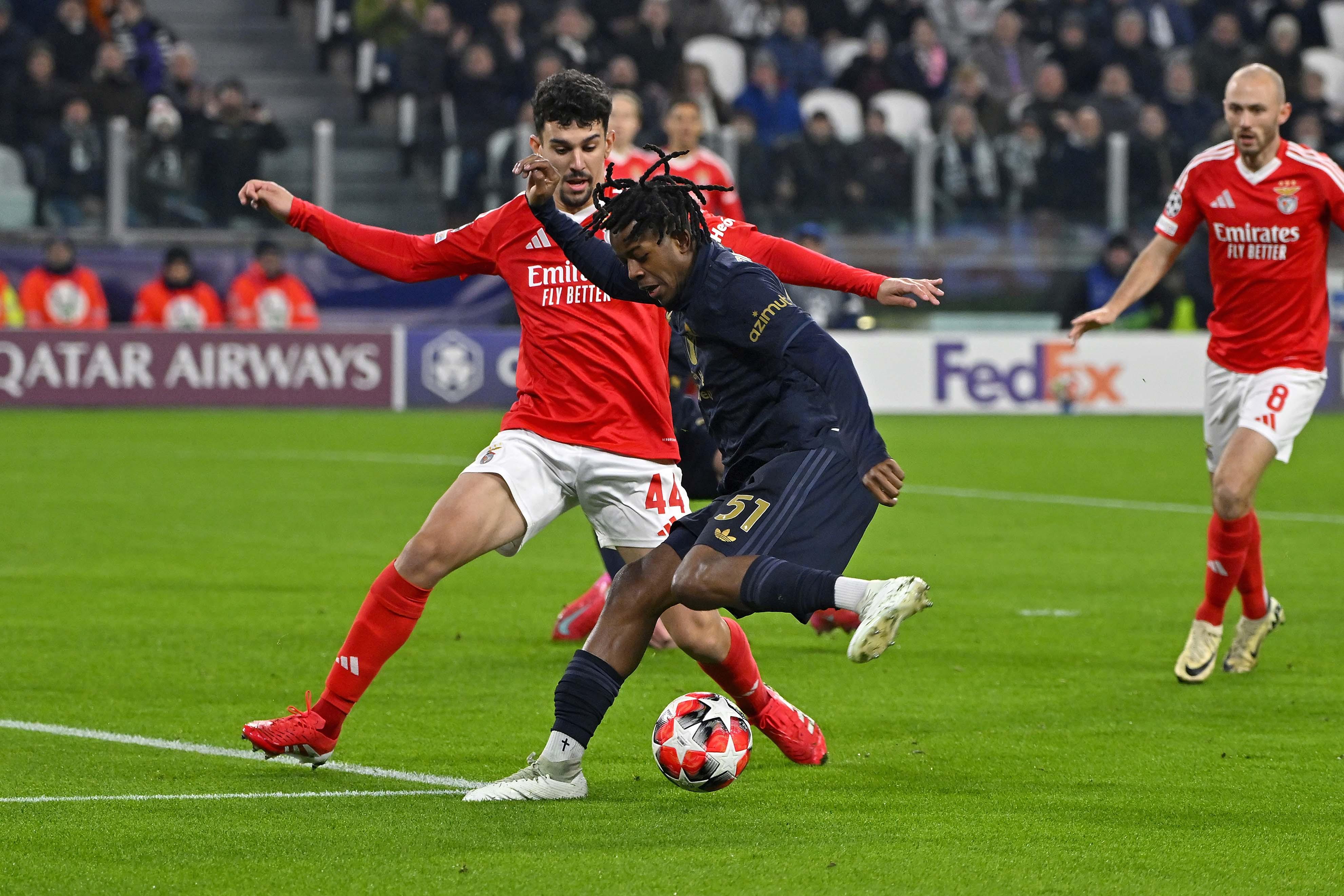 开云官网-尤文图斯惨败遗憾出局，欧冠经历难忘