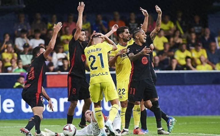 球迷热议巴萨近期表现,球队状况如何? 球迷热议巴萨近期表现,球队状况如何?