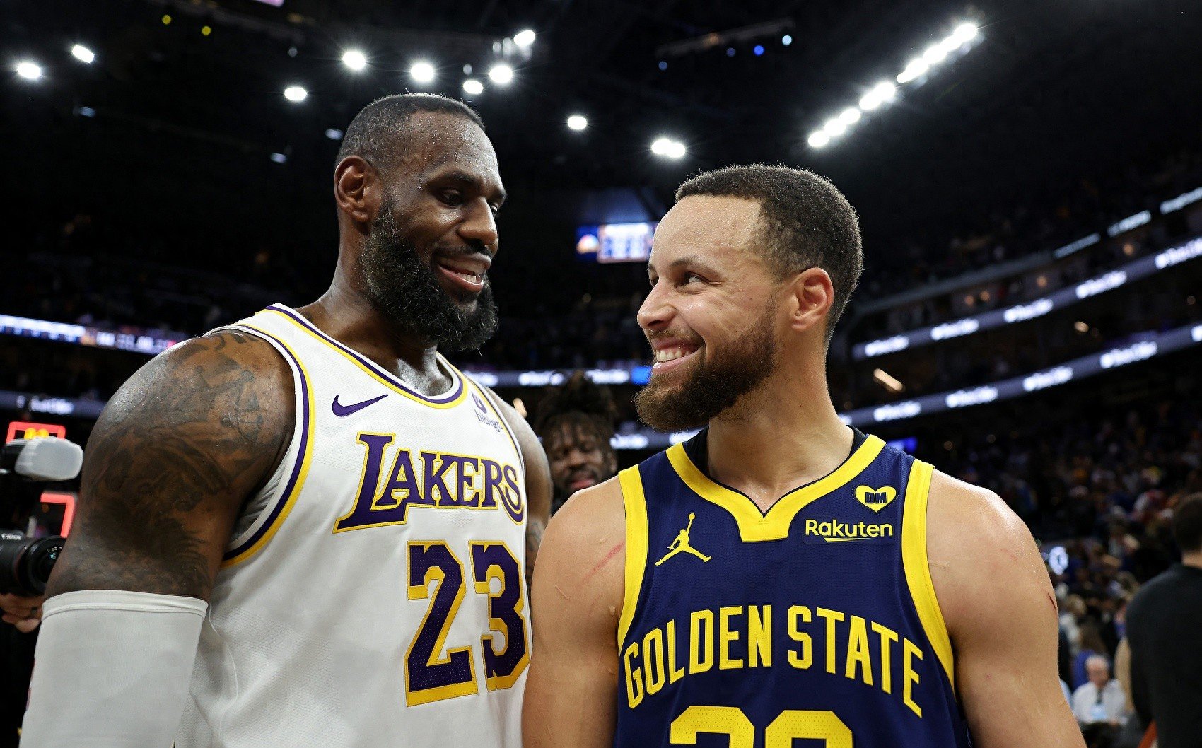 湖人胜和赛季主胜战,继续领跑西部的简单介绍 湖人胜和赛季主胜战,继续领跑西部的简单介绍