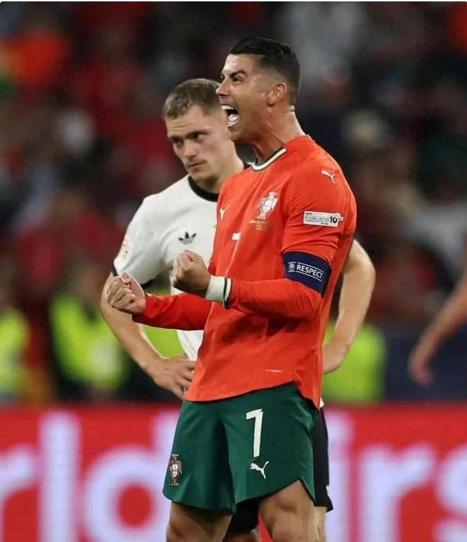 开云体育-欧国联冠军争夺战打响，球员斗志昂扬的简单介绍