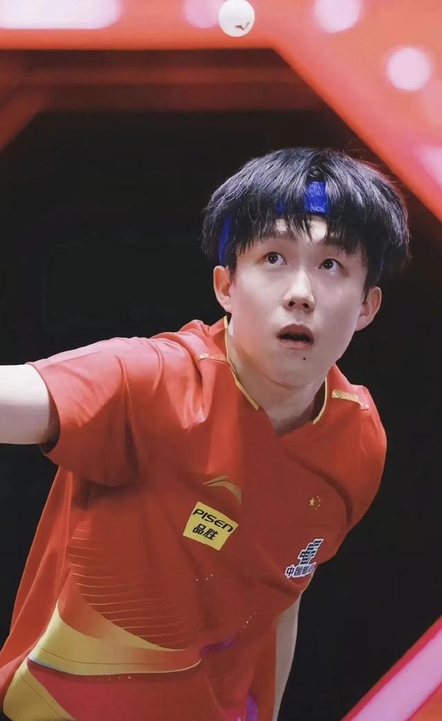 德国游泳选手稳获冠军，强势进军