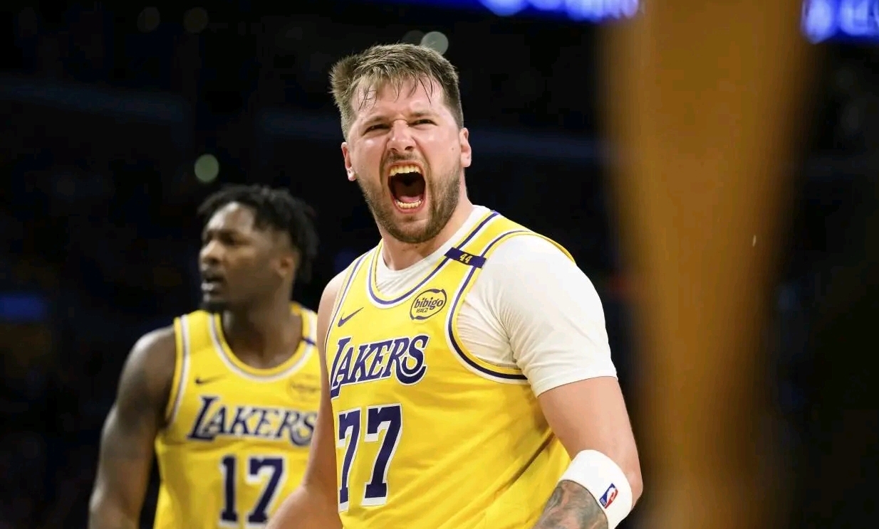 湖人队再胜灰熊队,继续保持不败 湖人队再胜灰熊队,继续保持不败