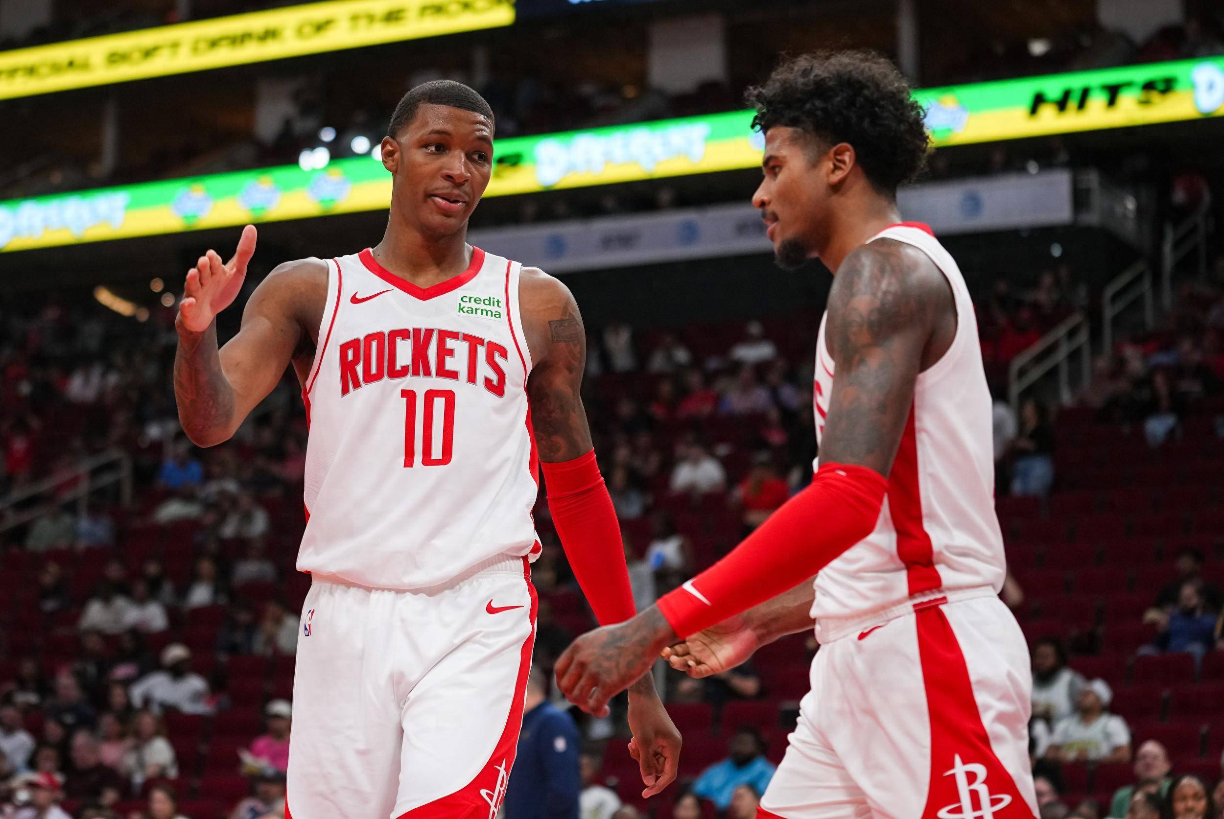 爵士战绩逐渐上升,助力季后赛 爵士战绩逐渐上升,助力季后赛