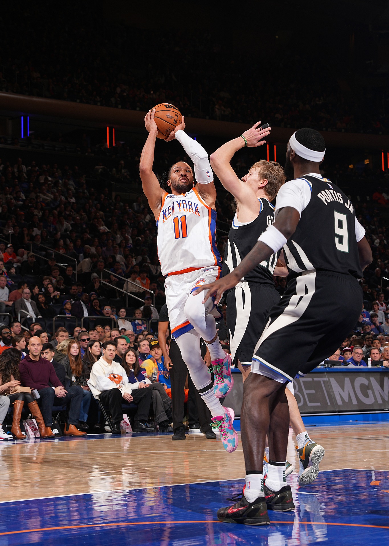 篮网队再次战胜尼克斯，球队目前状态出色备战下一场比赛的简单介绍