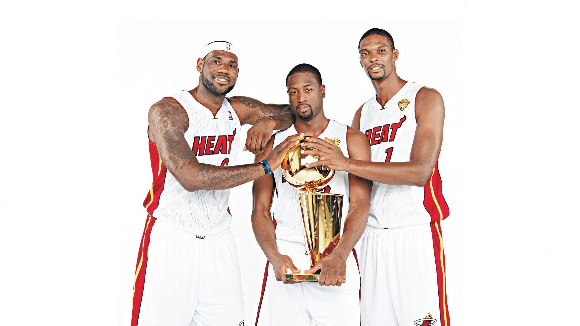 开云体育-当小贾伦在F1终点线前接管比赛，76人已在上海滩升起冠军旗帜