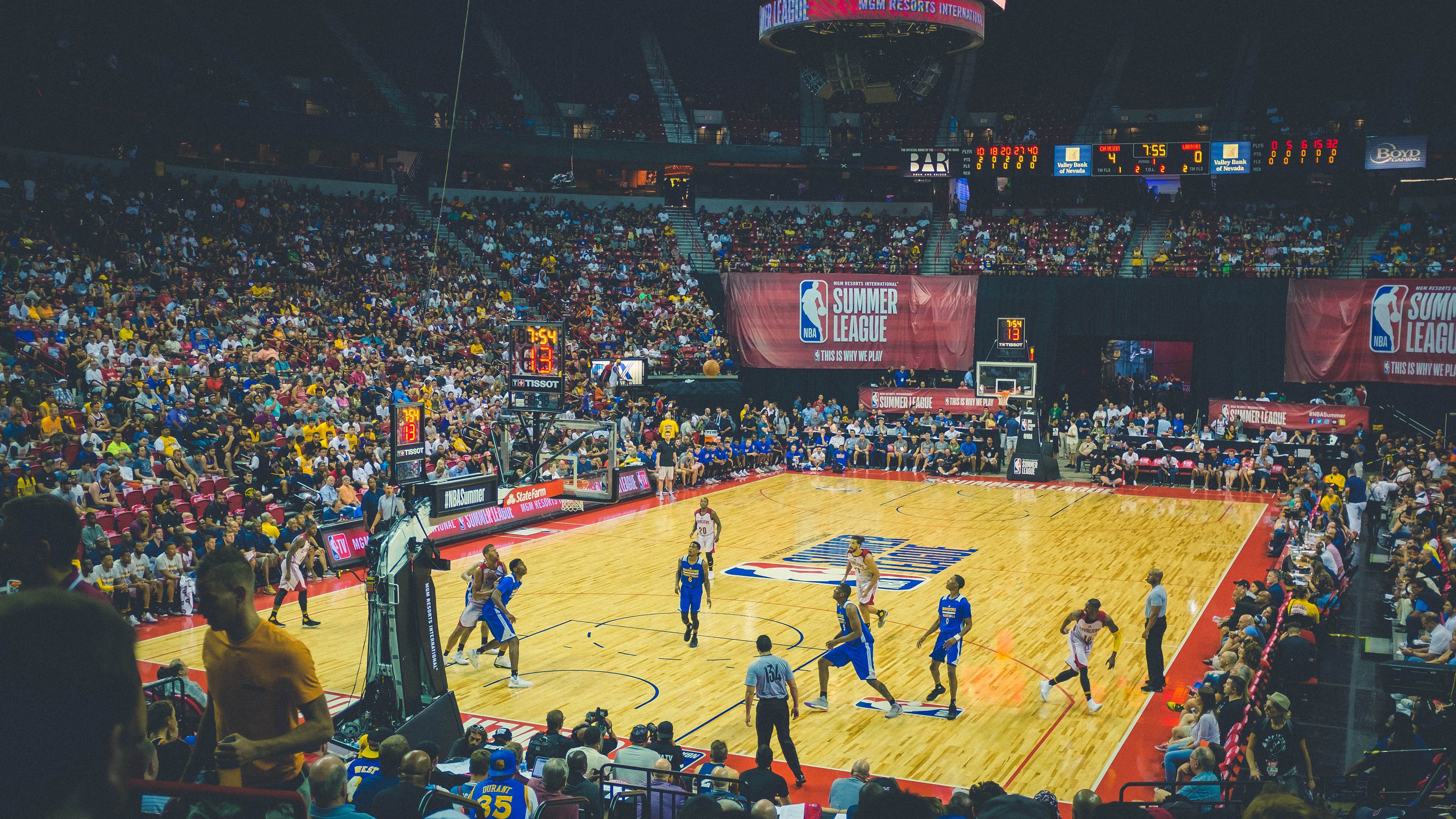 开云体育官方网站-独行侠双重奏，浙江队落幕背影下，爱德华兹的舞台正升起